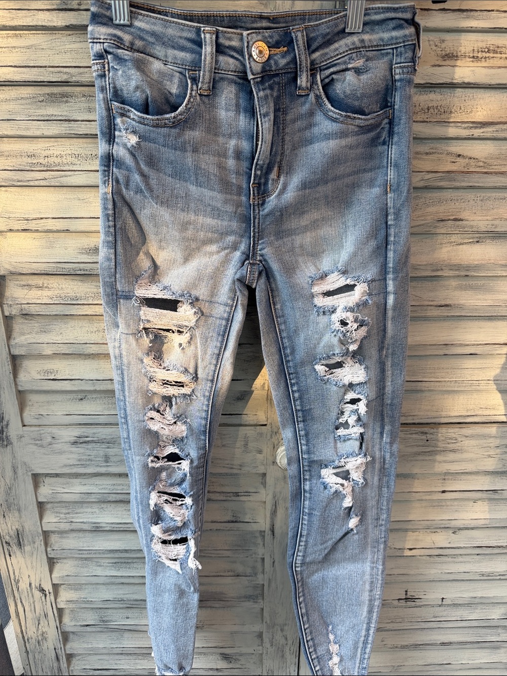 American Eagle Outfitters Light Blue Distressed hi Rise Skinny Jeans Size 4